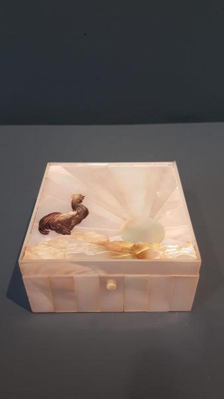 Superb Austrian Carved Mother of Pearl Table Box - Image 1