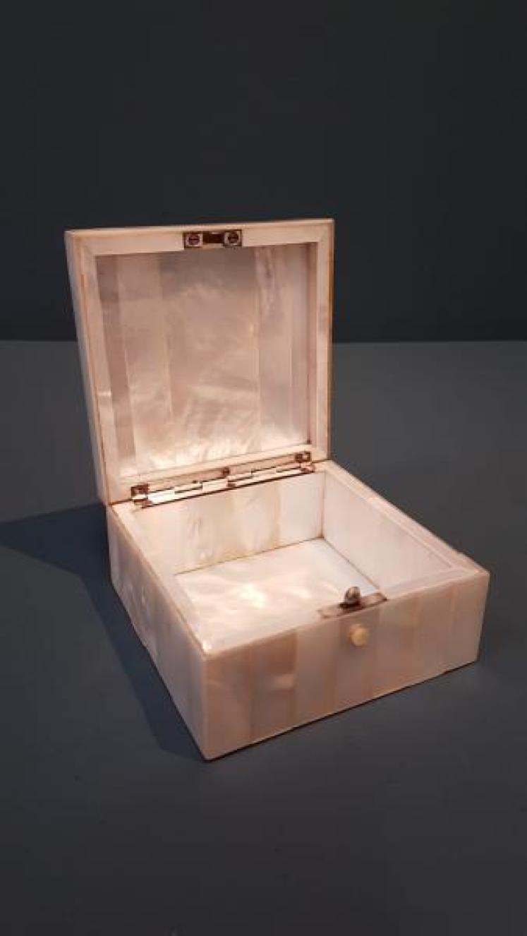 Superb Austrian Carved Mother of Pearl Table Box - Image 2