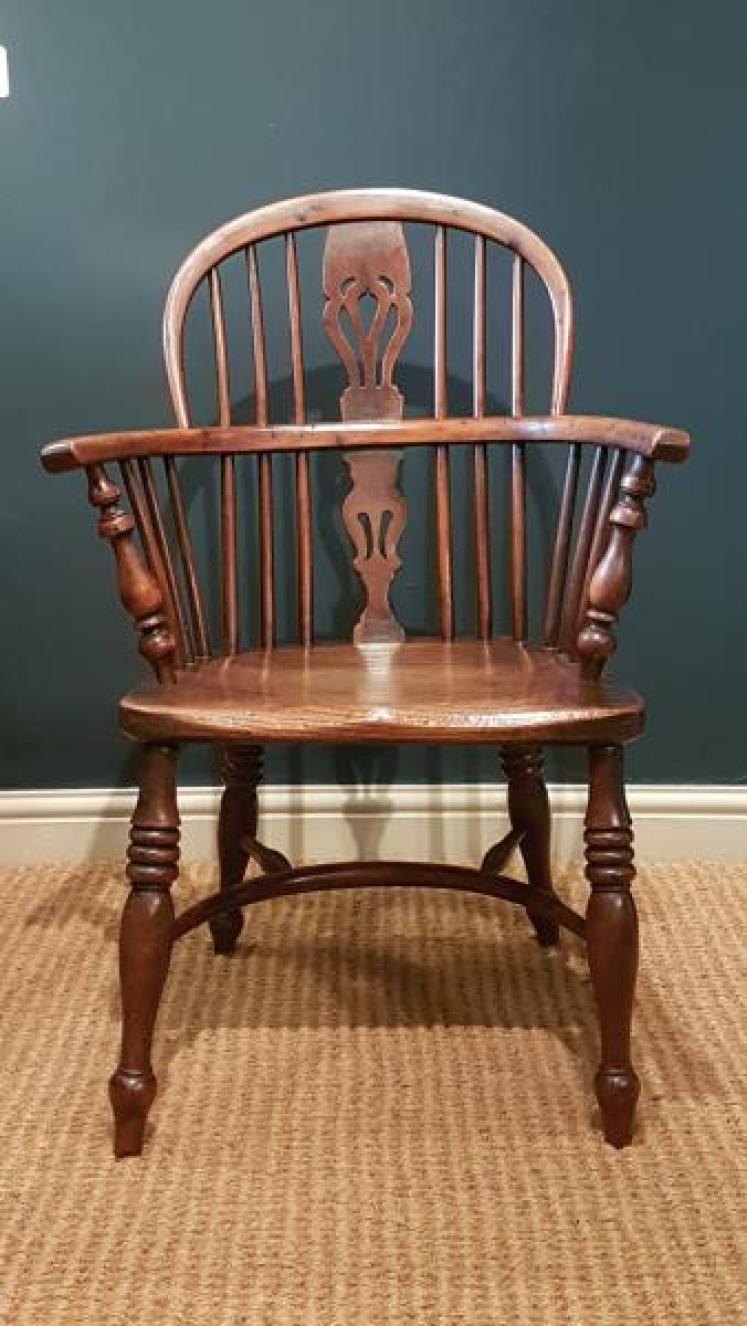Victorian Yew Wood Windsor Chair with Crinoline Stretcher - Image 1