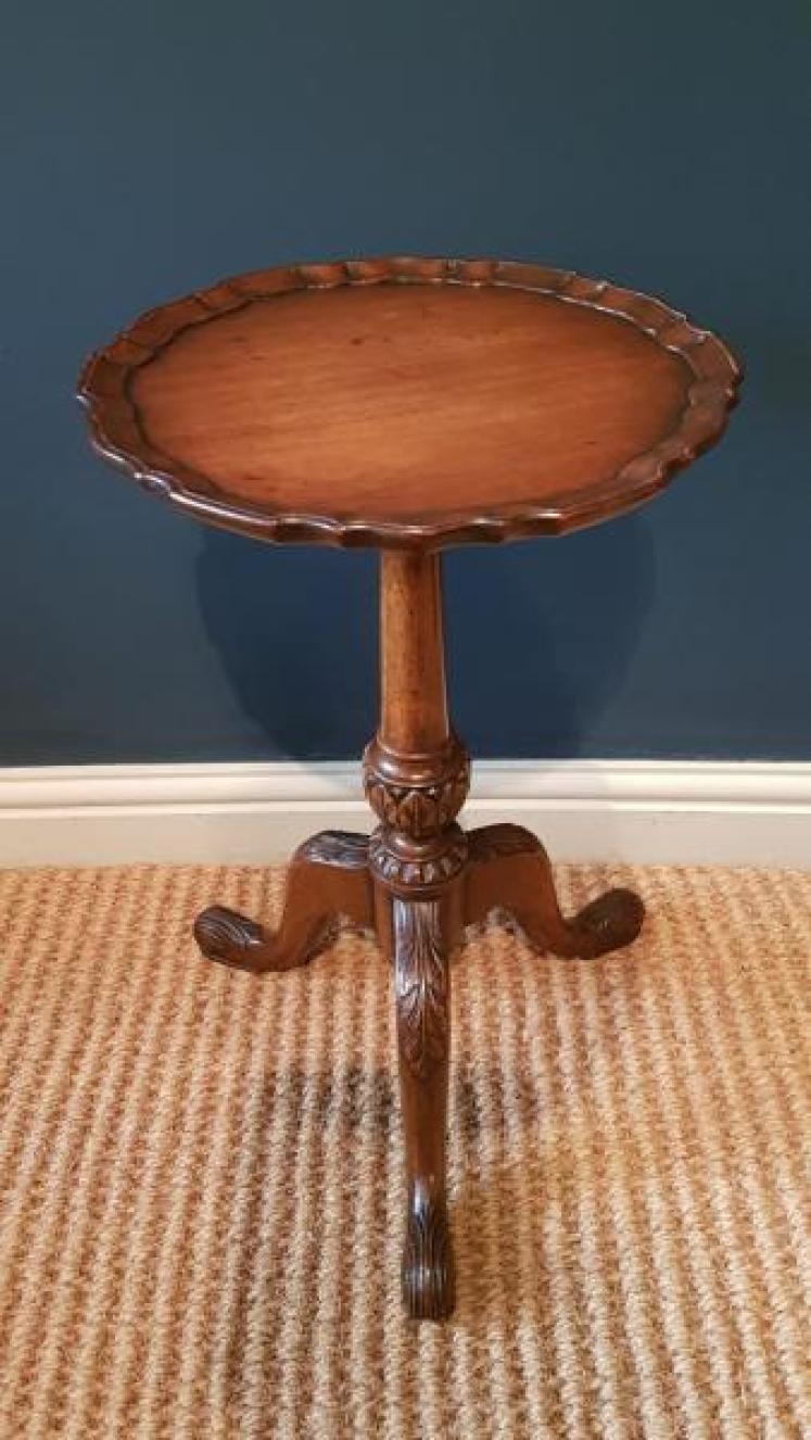 Quality Victorian Walnut Wine Table - Image 1