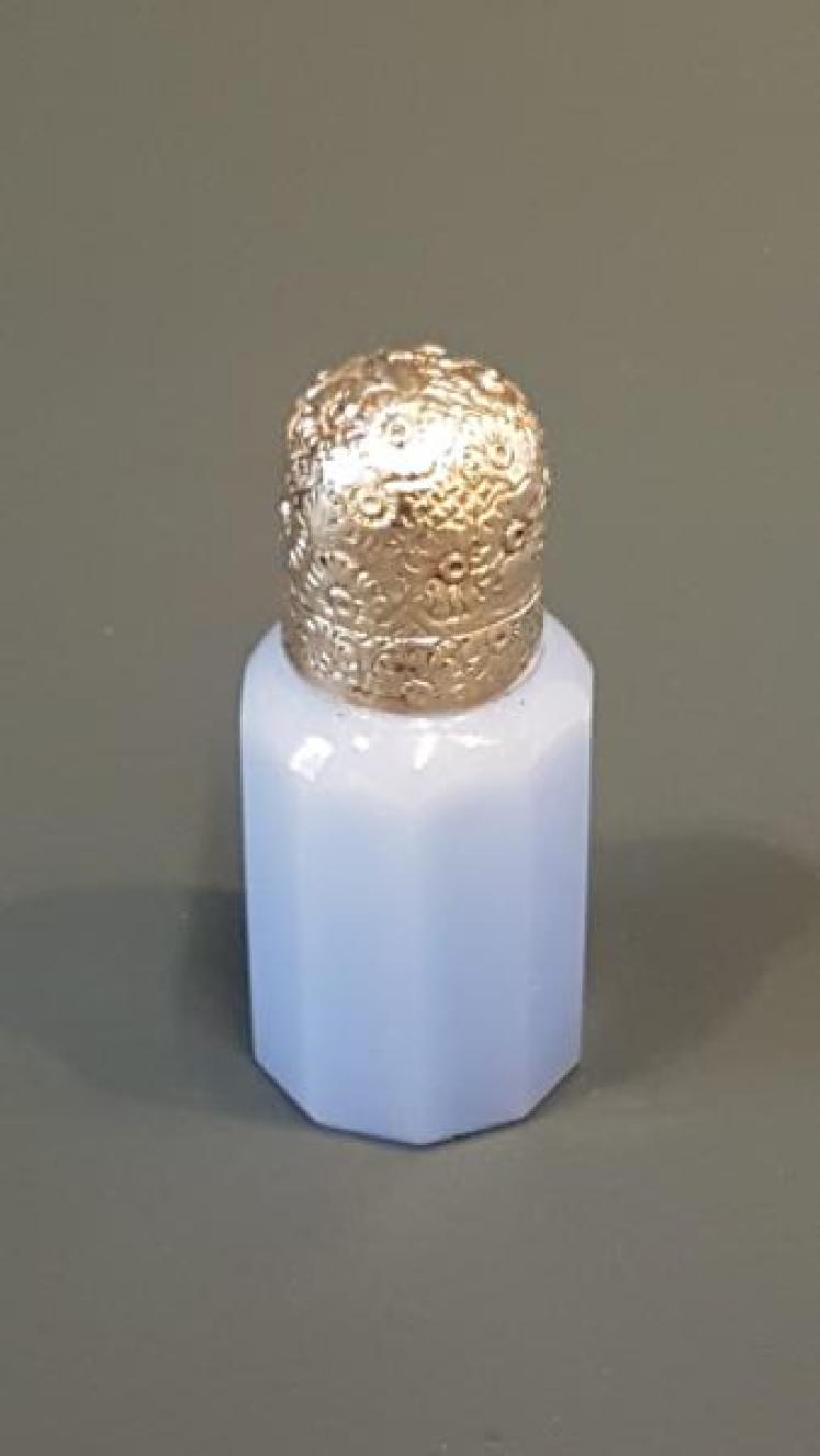 Victorian Silver Top & Blue Glass Scent Bottle - Image 1