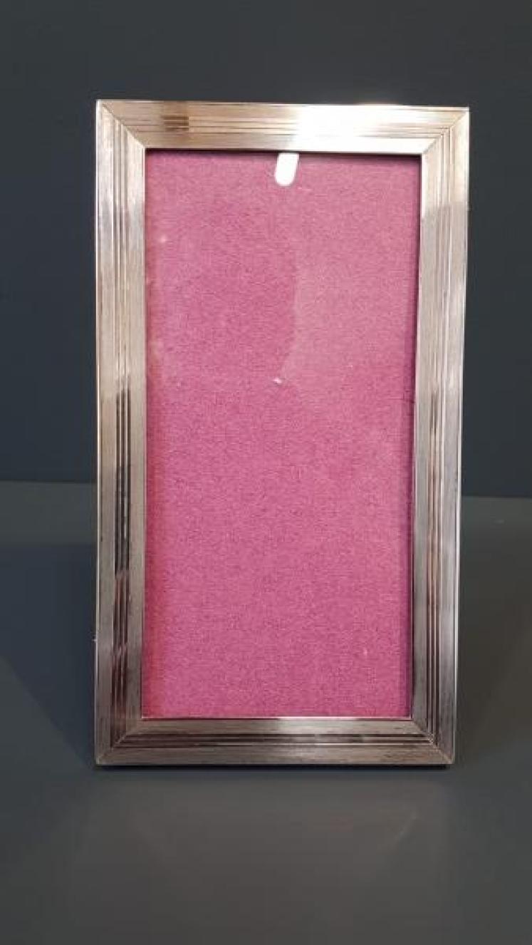 George V Silver Engine Turned Photo Frame - Image 1