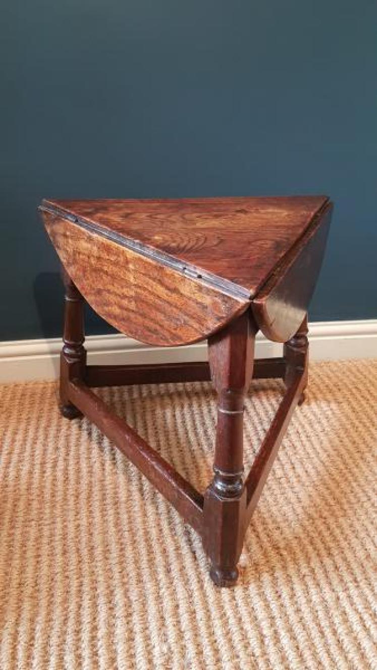 Rare Period Oak and Elm Drop Leaf Cricket Table - Image 1