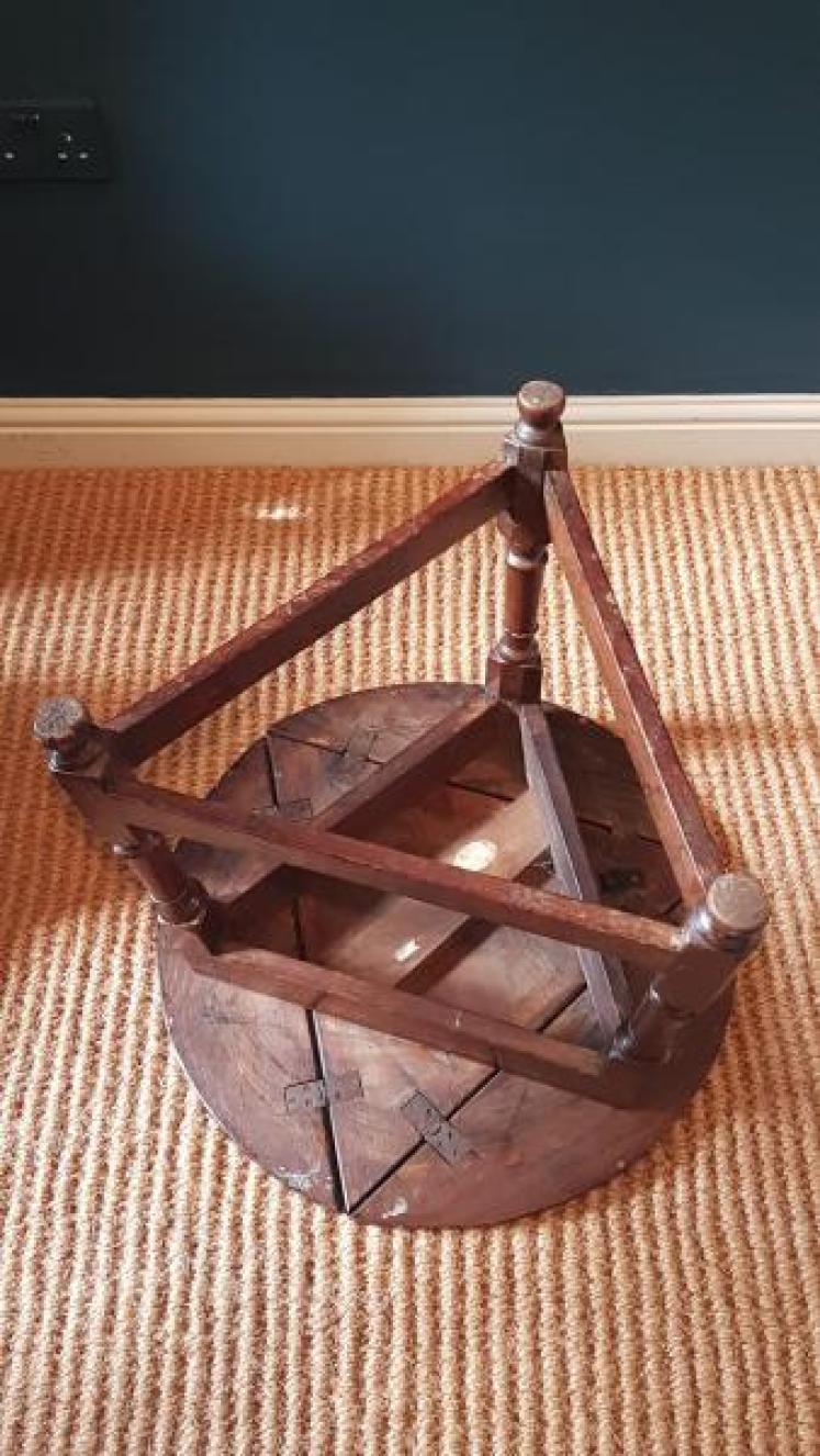 Rare Period Oak and Elm Drop Leaf Cricket Table - Image 3