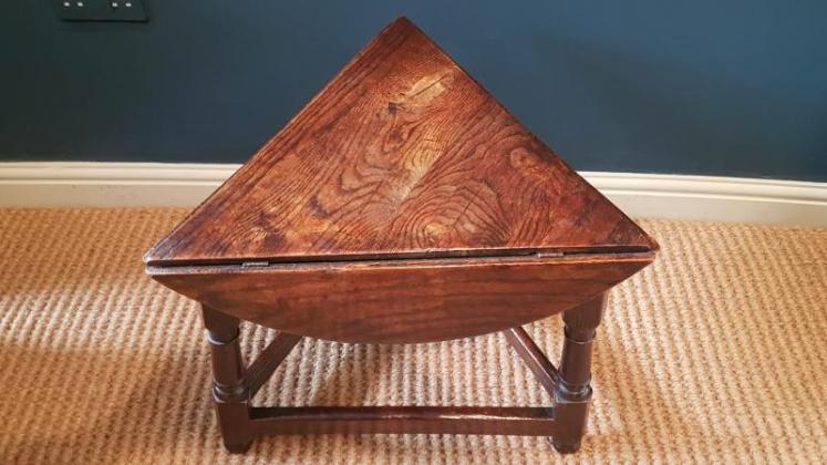 Rare Period Oak and Elm Drop Leaf Cricket Table - Image 6