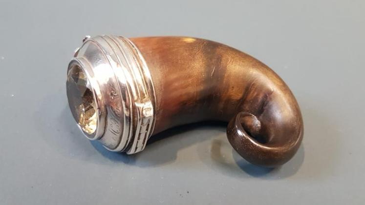 Victorian Snuff Horn with Silver and Citrine Lid - Image 7