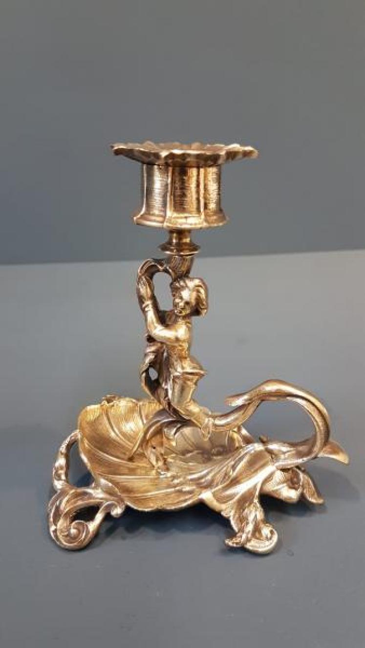 Pair of Victorian Cast brass Chambersticks - Image 6