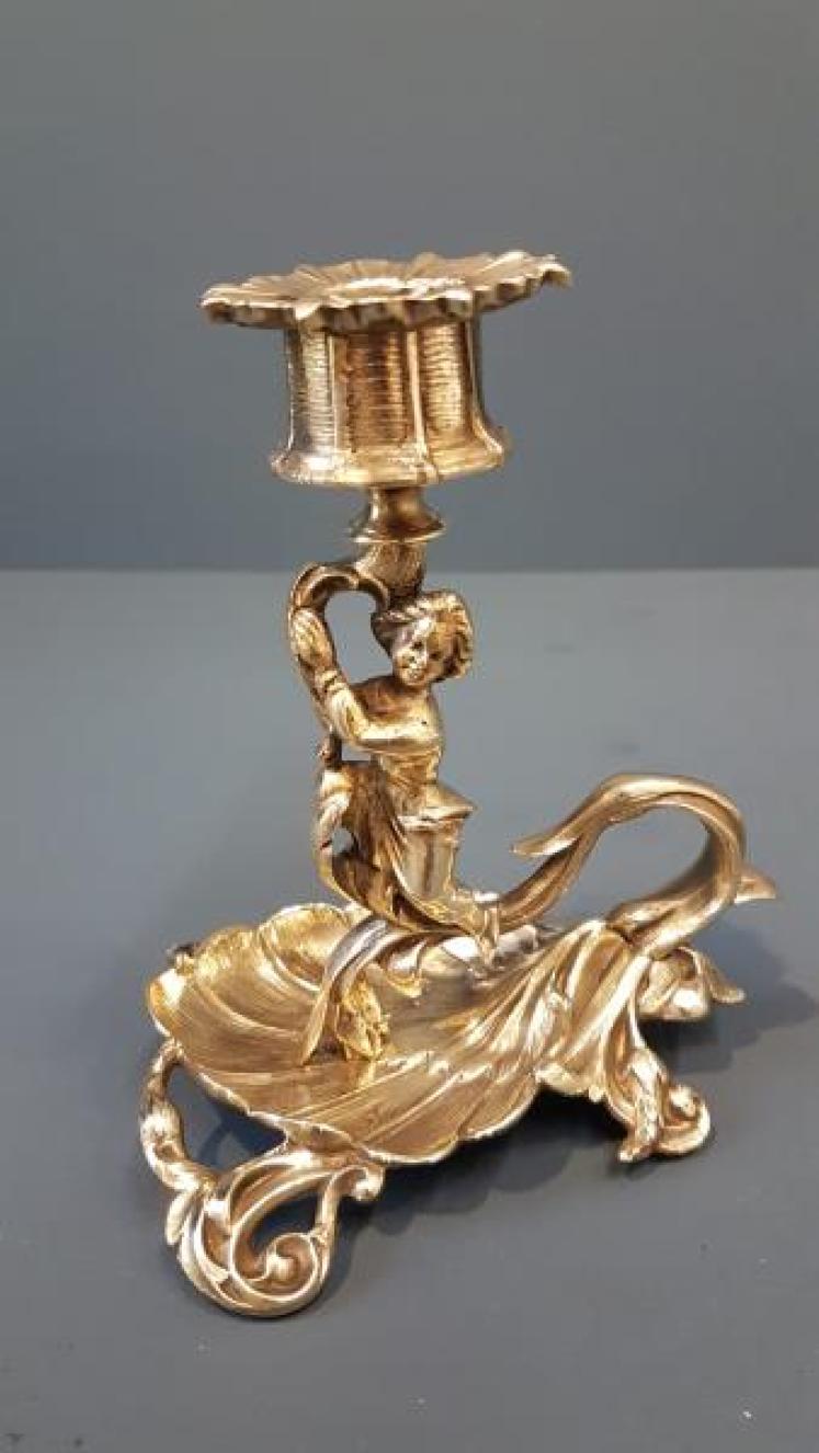 Pair of Victorian Cast brass Chambersticks - Image 7