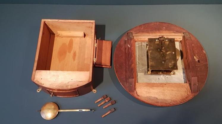 Victorian Oak Cased Fusee Wall Clock  - Image 2