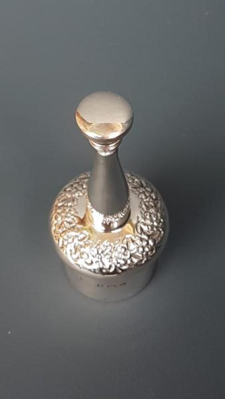 Silver Glove Powderer  - Image 5