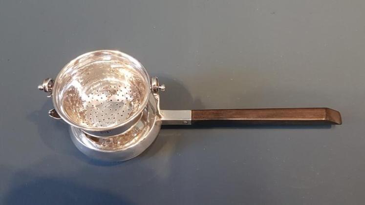 Aspreys Edwardian Silver Tea Strainer - Image 4