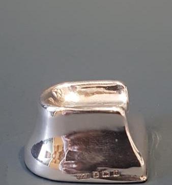 Solid Silver Nail Manicurists Finger Rest