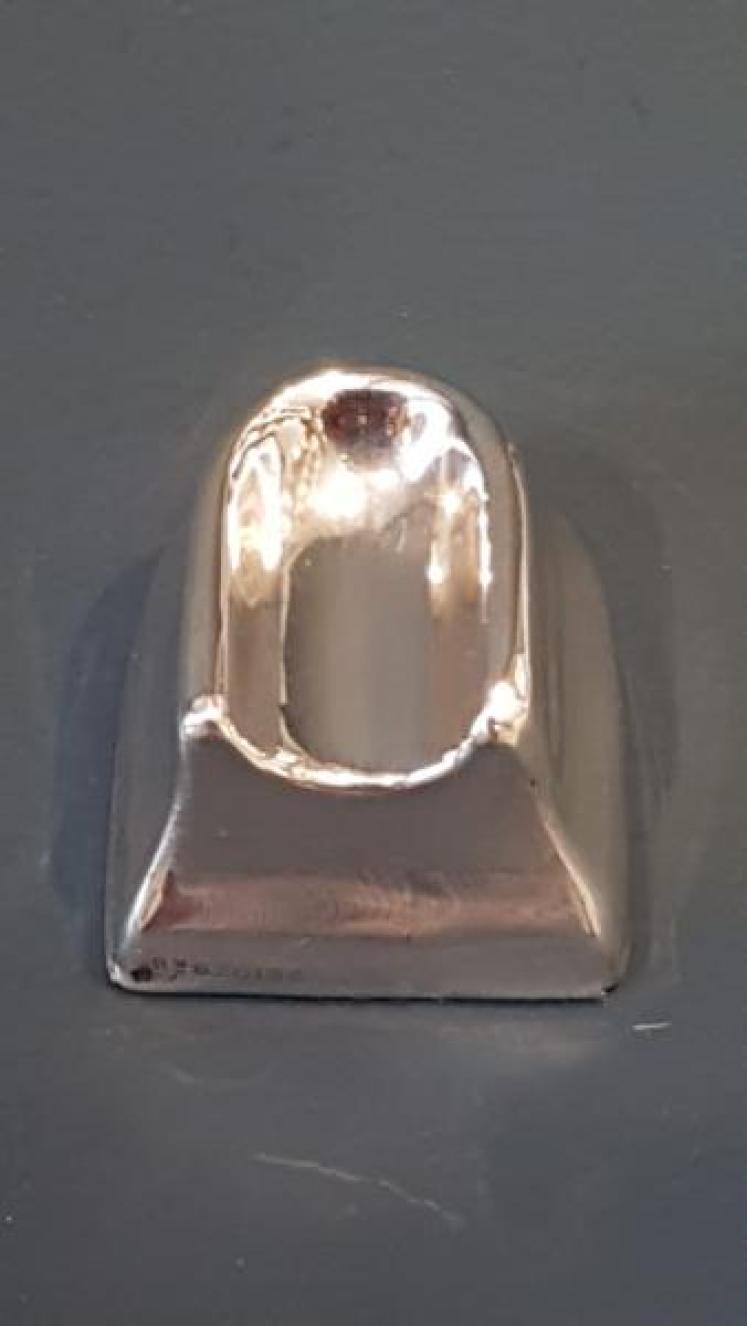 Solid Silver Nail Manicurists Finger Rest - Image 2
