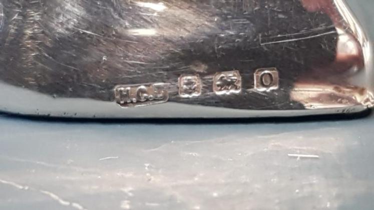 Solid Silver Nail Manicurists Finger Rest - Image 3