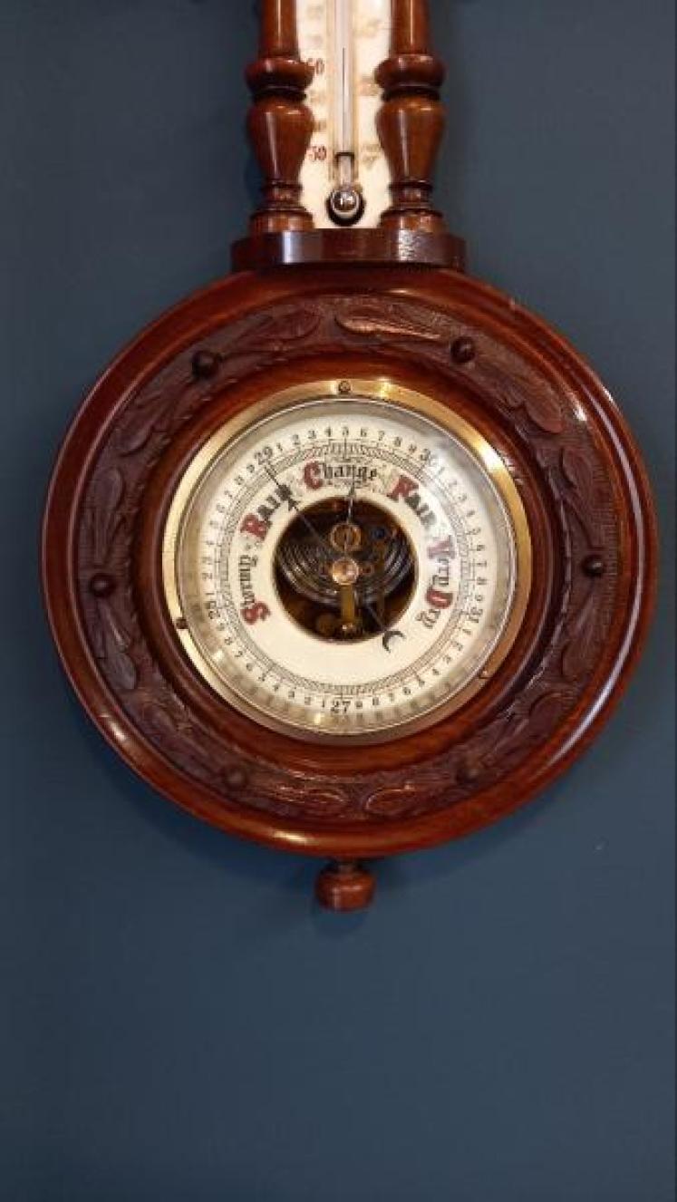 Small Victorian Walnut Pendant Banjo Barometer - Image 3
