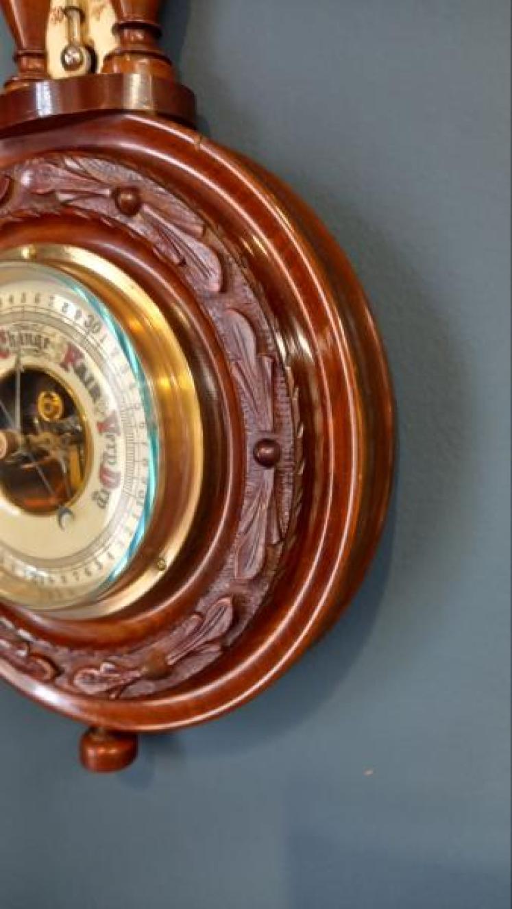 Small Victorian Walnut Pendant Banjo Barometer - Image 4