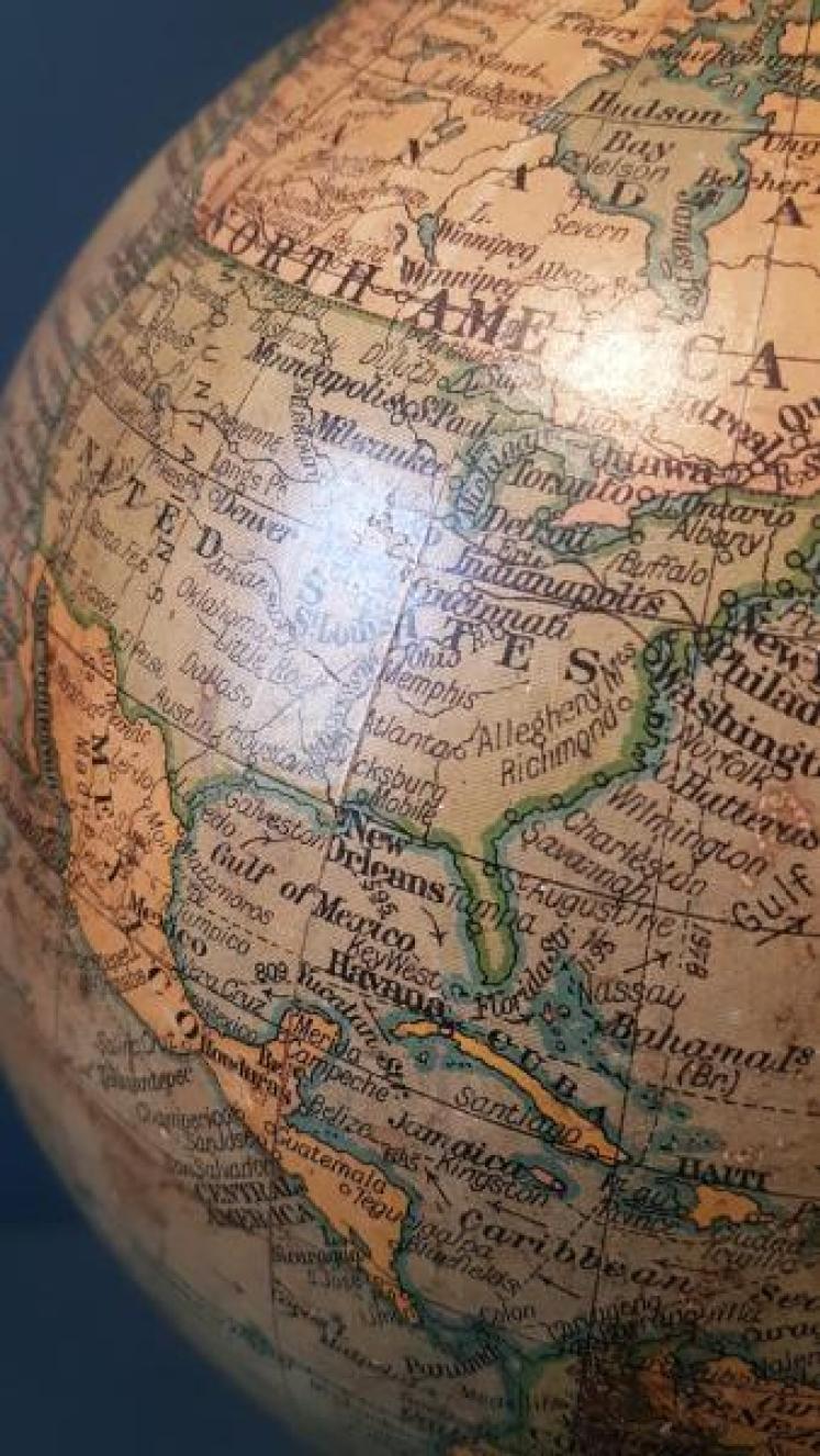 Immaculate 1930's Geographia 10" Globe - Image 6