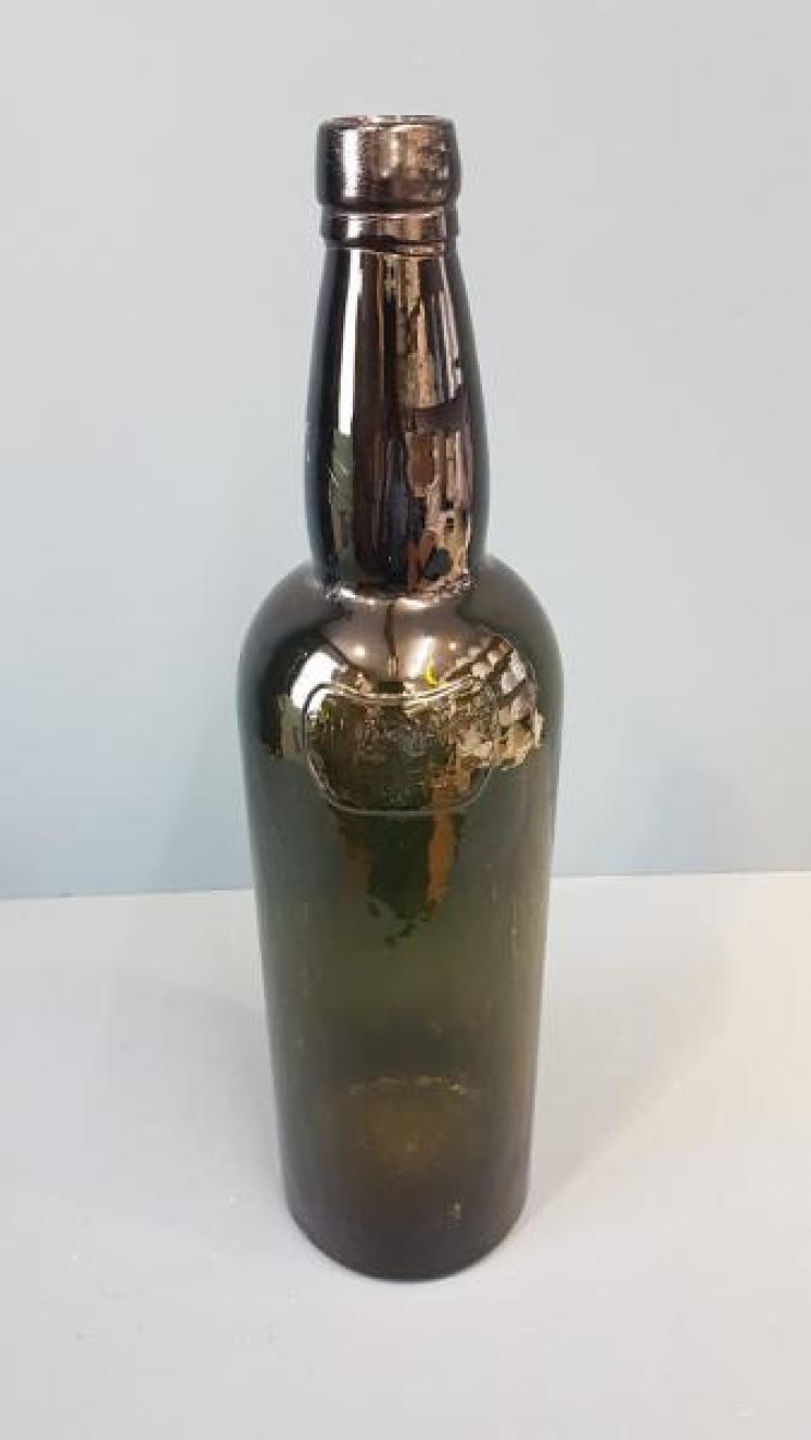Set of 10 Large Late Victorian Sandemans Port Bottles - Image 2