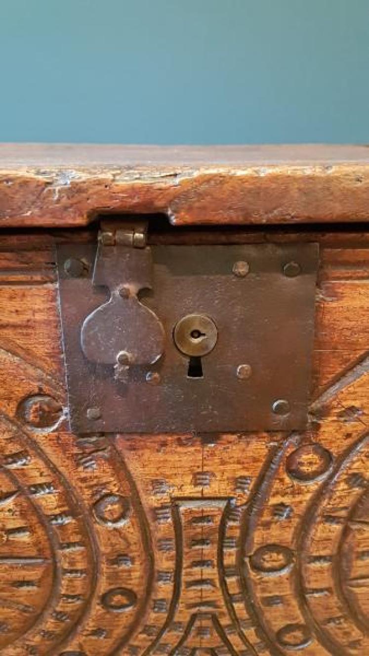  Elm Six Plank Coffer With Carved Front - Image 6