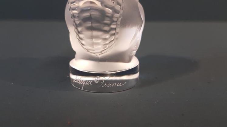Lalique Opalescent Squirrel - Image 4