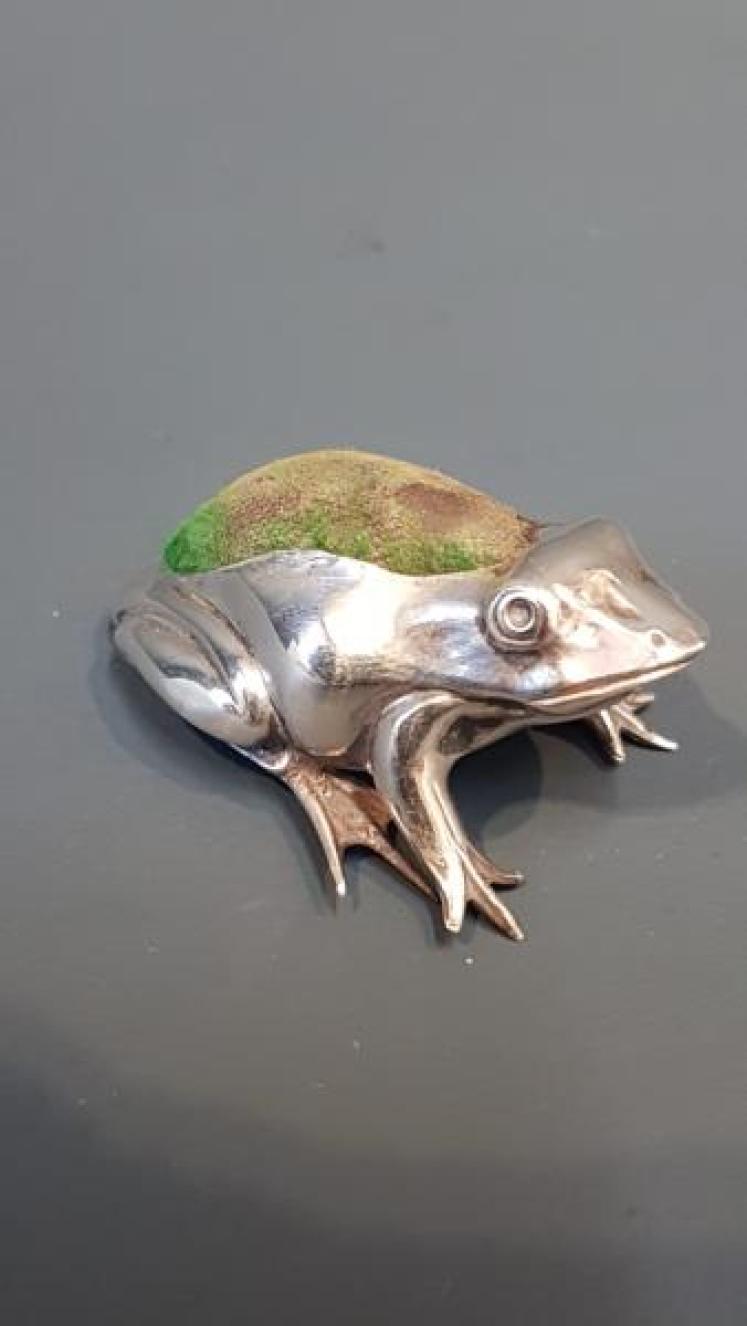 Silver Frog Pin Cushion - Image 6