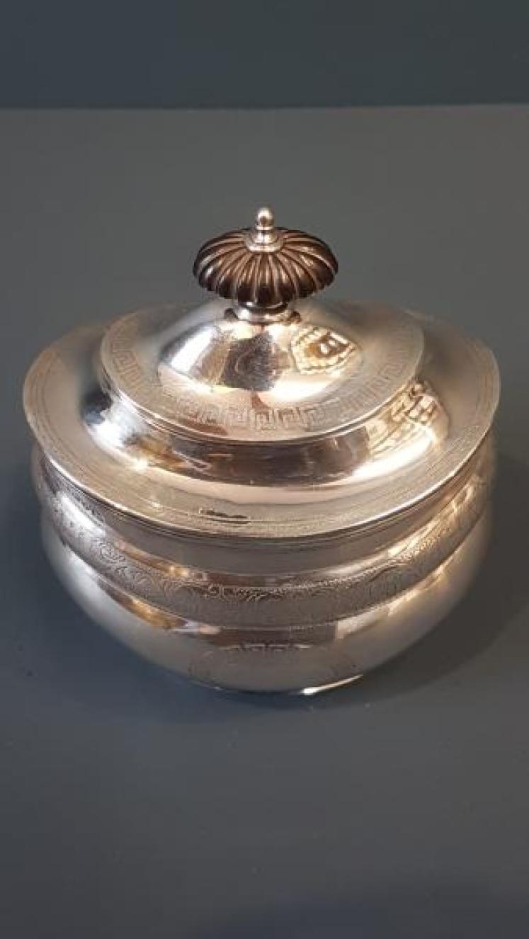 Fine Quality Chester Silver Tea Caddy  - Image 3