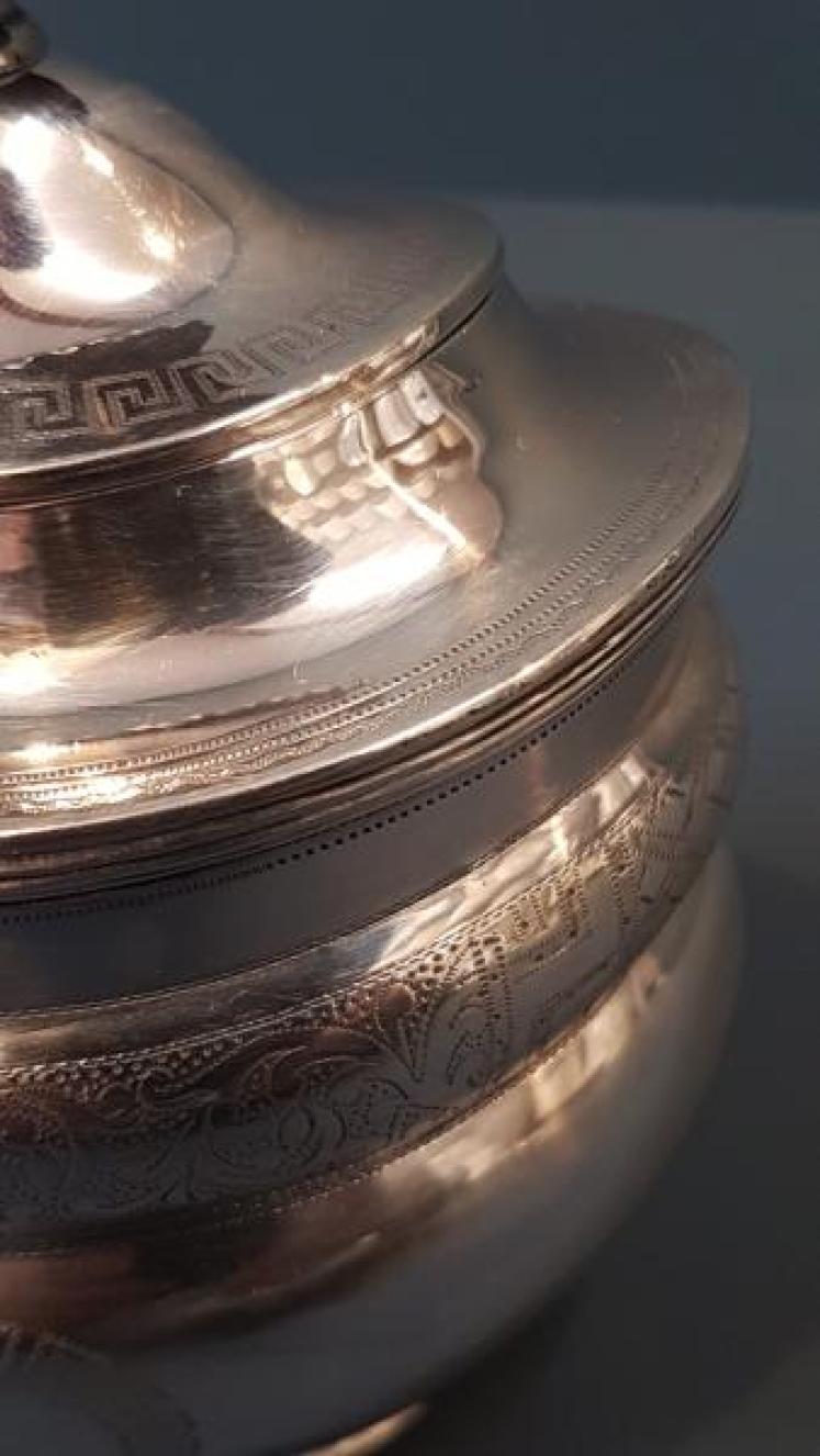 Fine Quality Chester Silver Tea Caddy  - Image 4