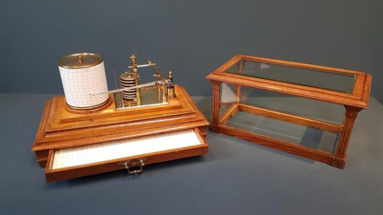 Top Quality Short and Mason Barograph  - Image 5