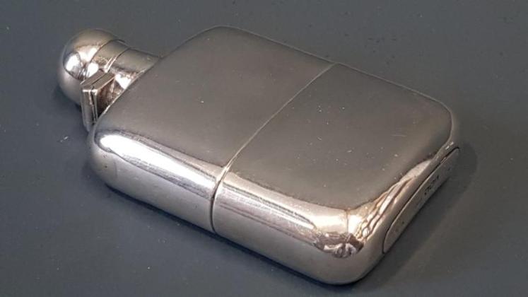 George V Silver Hip Flask - Image 2