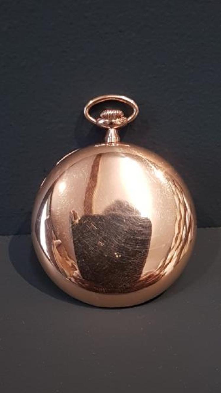 Immaculate 9ct Gold Waltham Pocket Watch  - Image 2