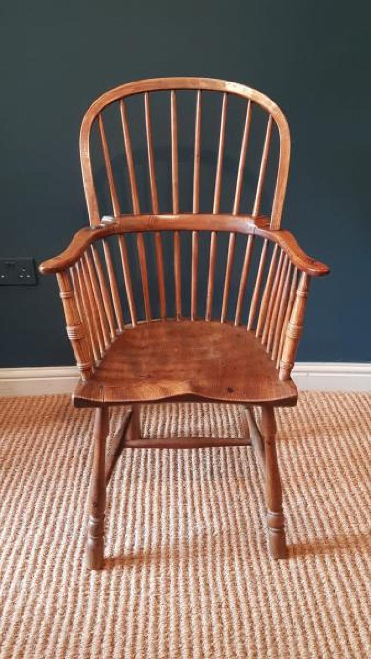 George III Sycamore and Ash Comb Back Windsor Chair - Image 1