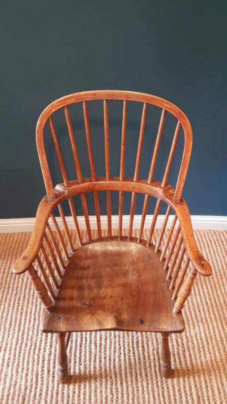 George III Sycamore and Ash Comb Back Windsor Chair - Image 2