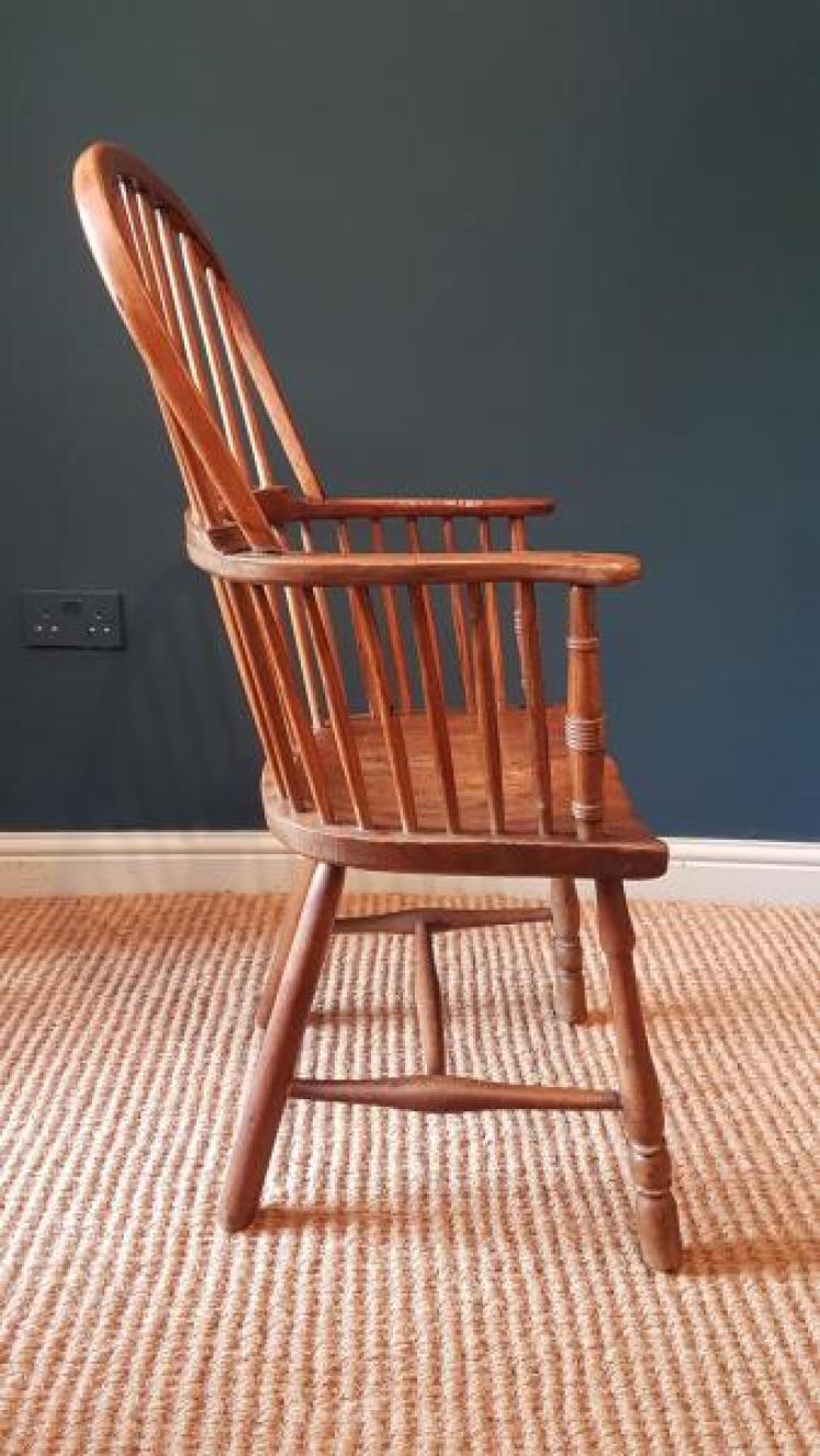 George III Sycamore and Ash Comb Back Windsor Chair - Image 4