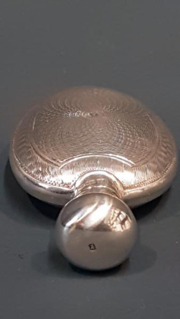 George V Engine Turned Silver Scent Bottle - Image 5