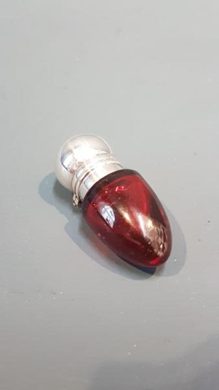 Victorian Silver Topped Pocket Scent Bottle - Image 1