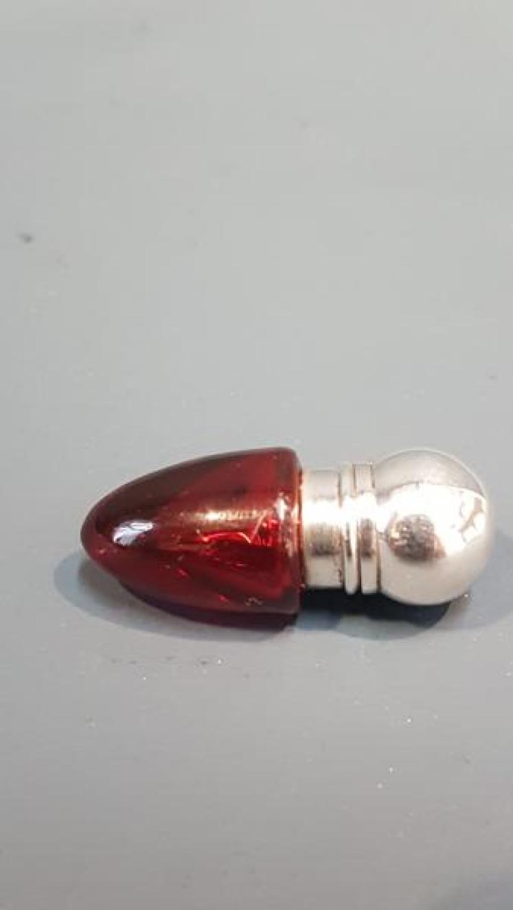 Victorian Silver Topped Pocket Scent Bottle - Image 4
