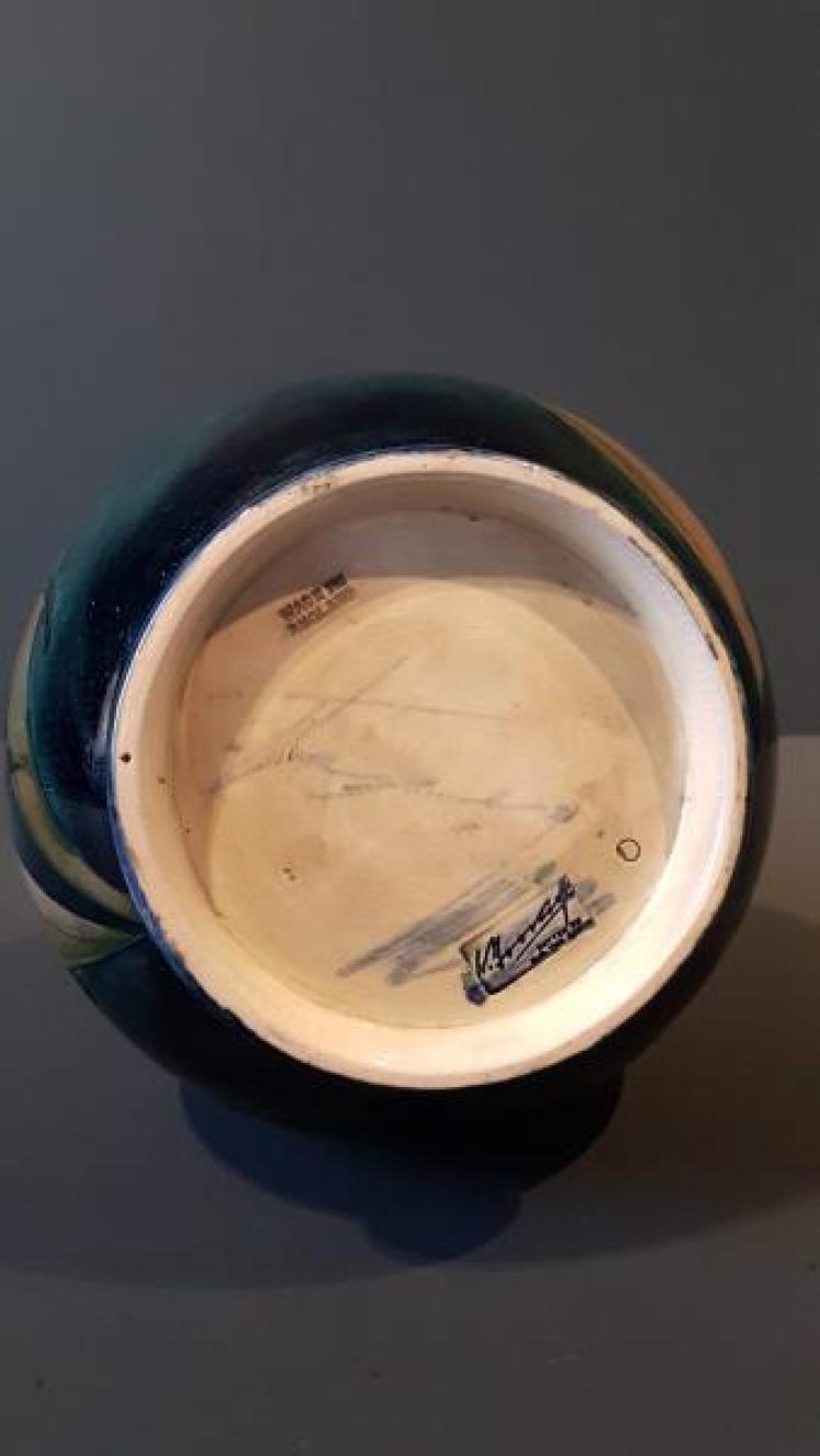 Large Early Moorcroft Slipper Orchid Vase  - Image 3
