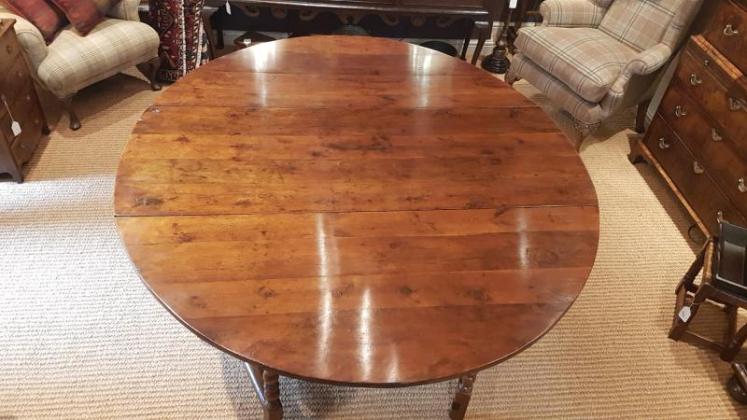 George II Yew 10 seater Oval Table - Image 2