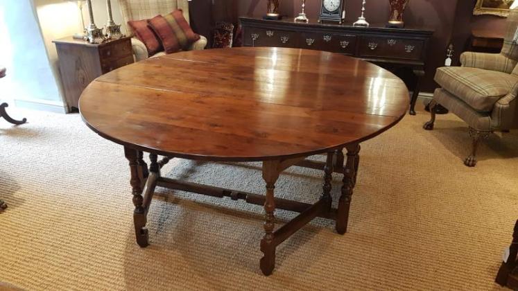 George II Yew 10 seater Oval Table - Image 6