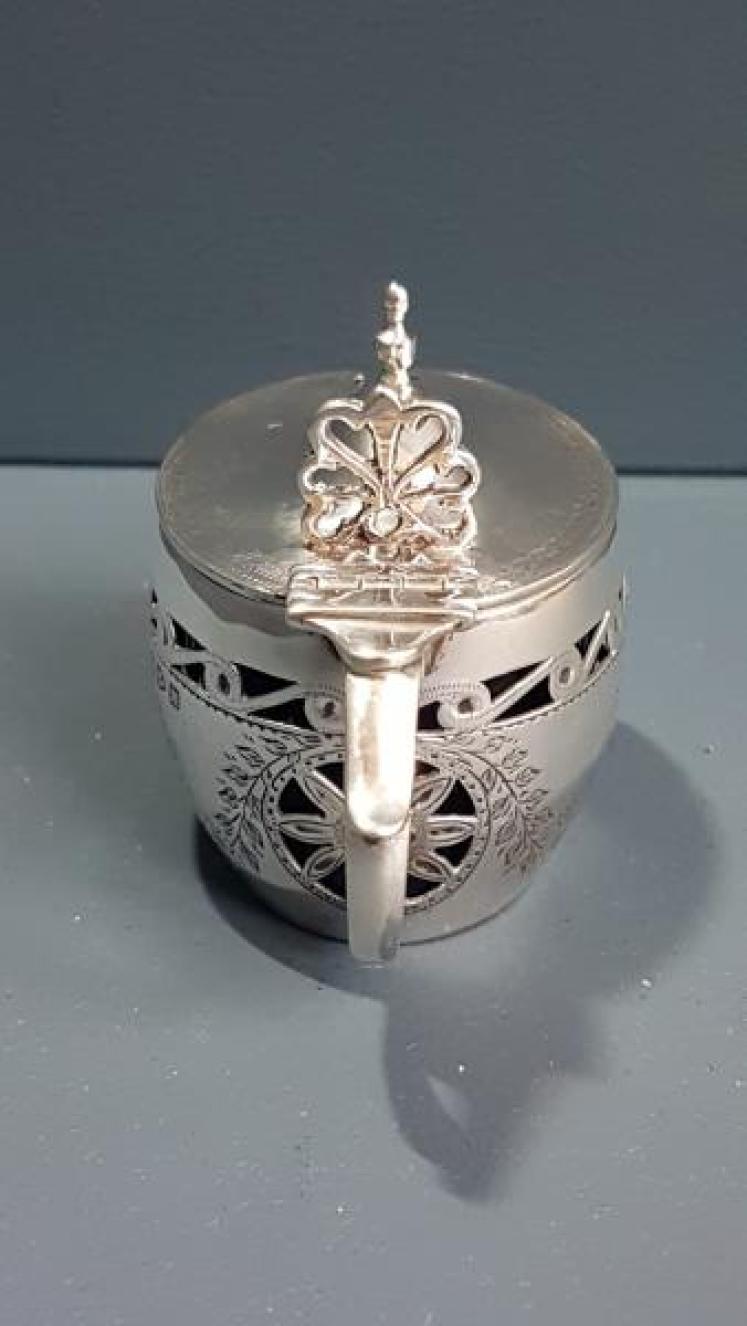 Fine Quality Victorian Chester Silver Mustard Pot - Image 2