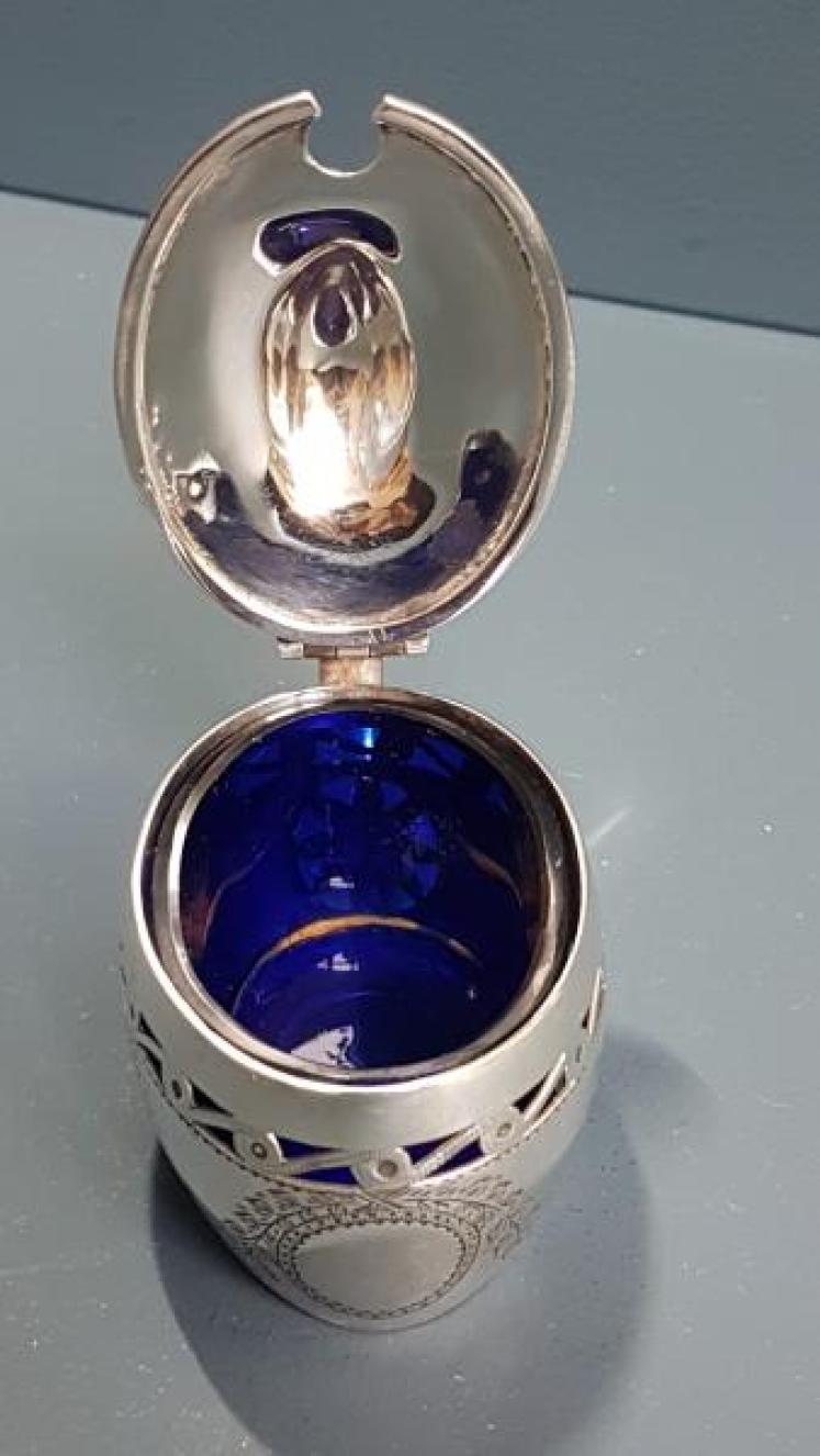 Fine Quality Victorian Chester Silver Mustard Pot - Image 3