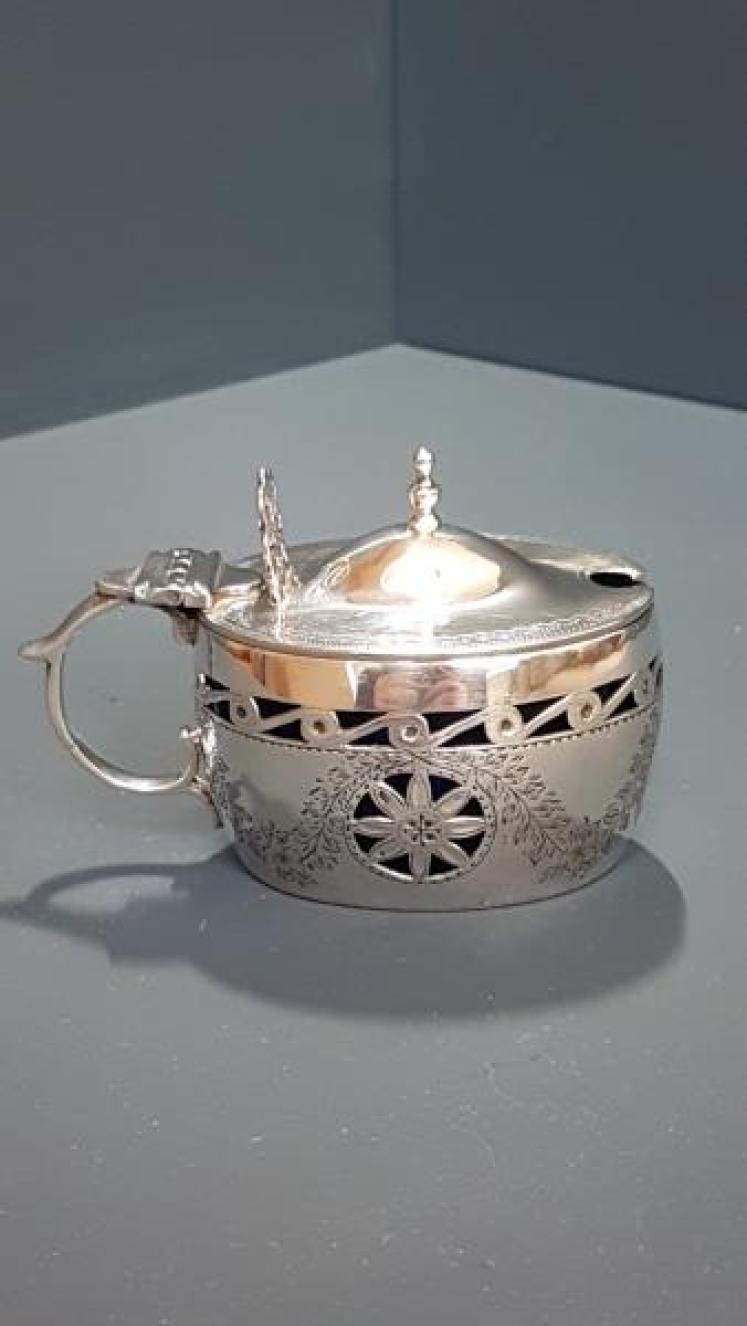 Fine Quality Victorian Chester Silver Mustard Pot - Image 7