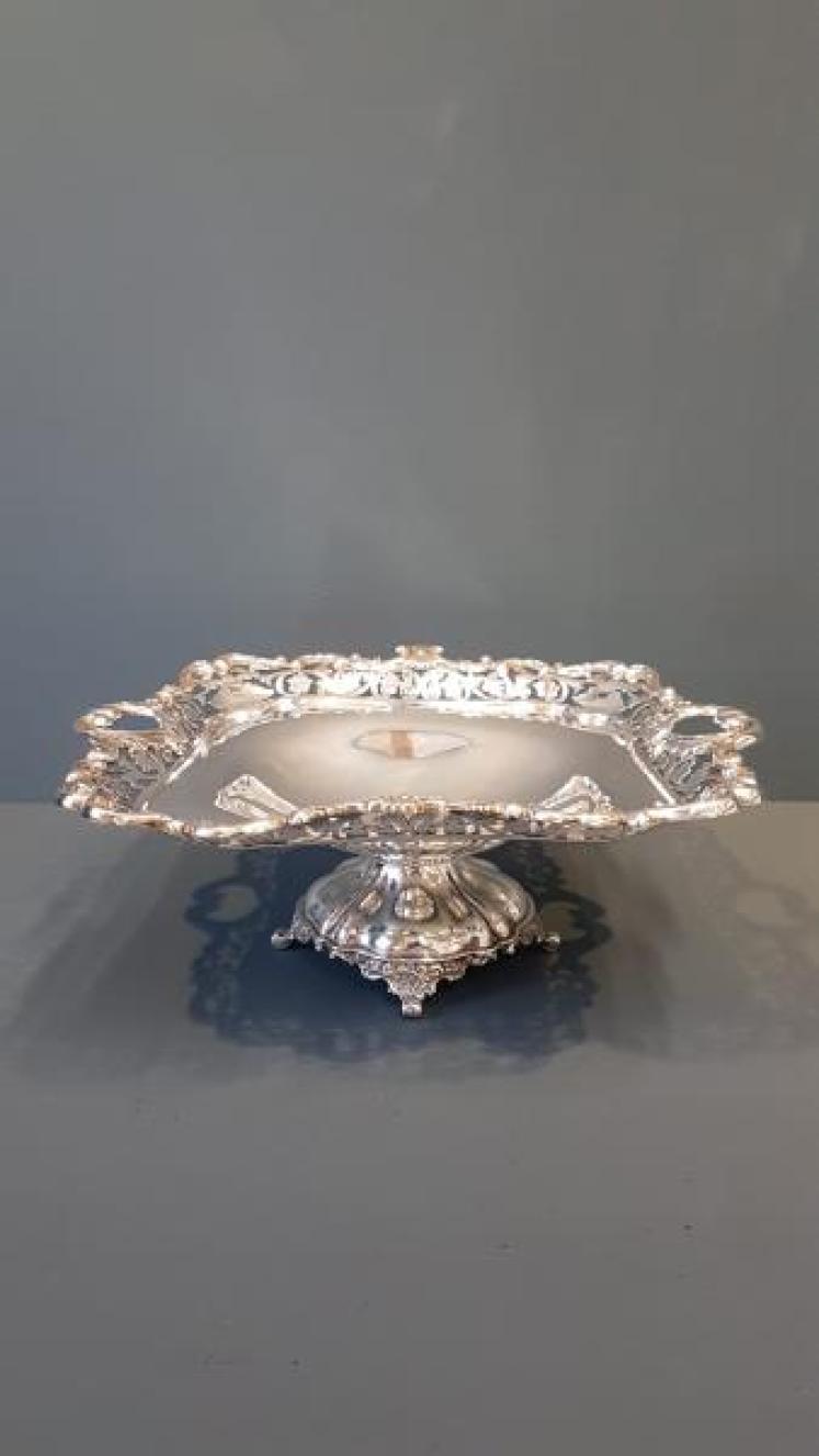 Large Fine Quality Mid Victorian Silver Dish - Image 1