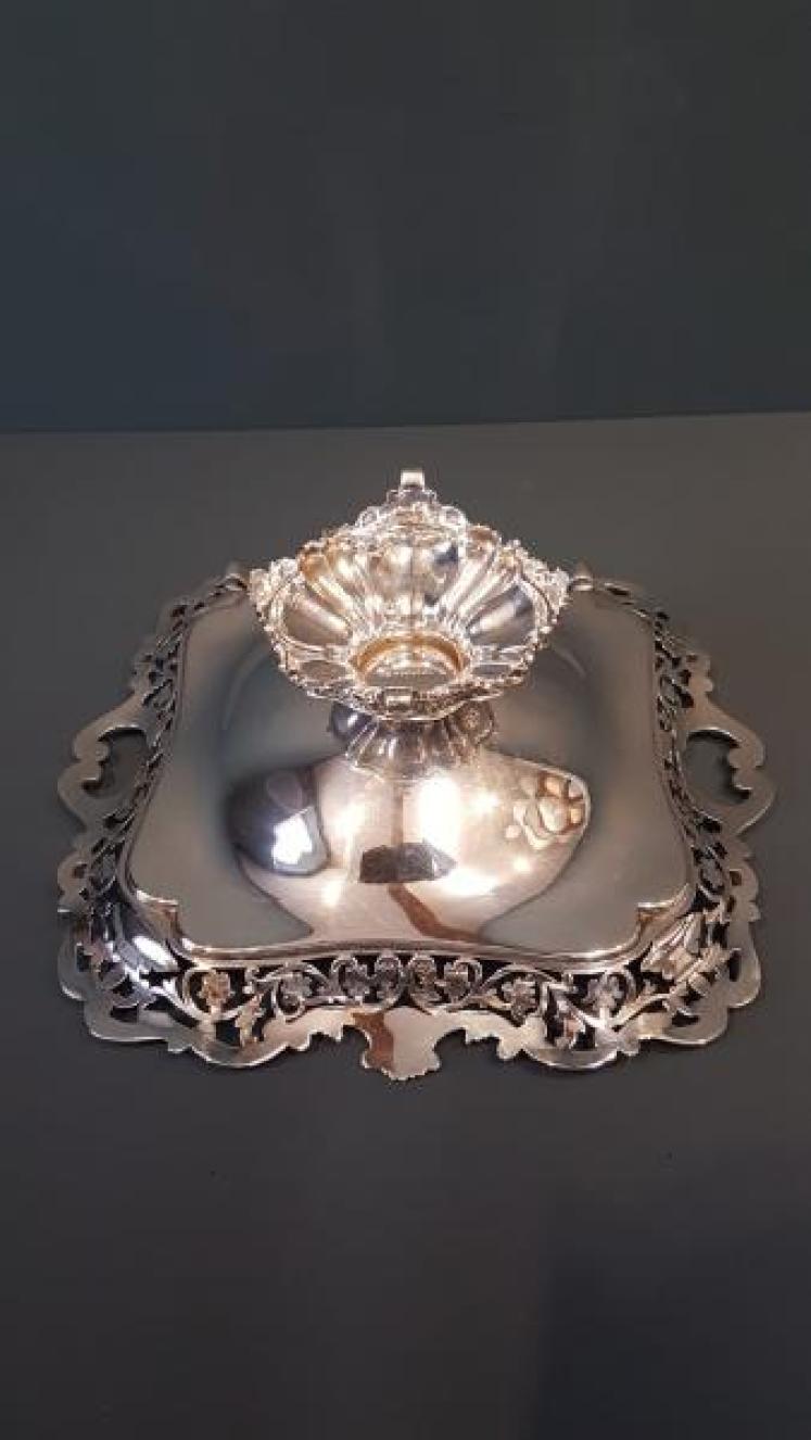 Large Fine Quality Mid Victorian Silver Dish - Image 5