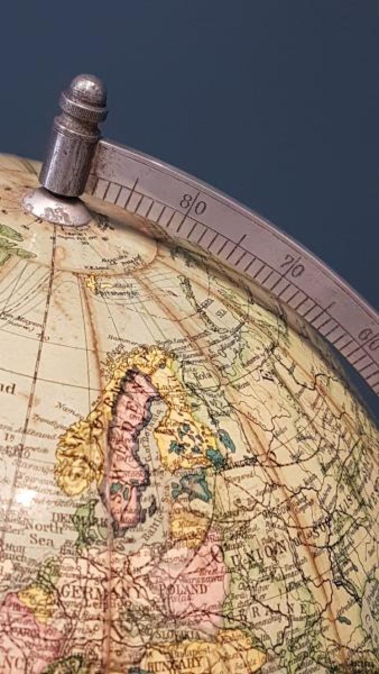 1930's 14" Papier Mache Globe - Image 3