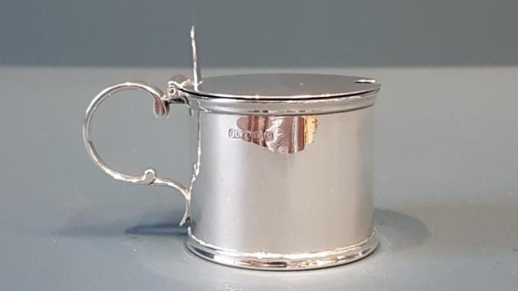 Mid Victorian Silver Mustard Pot by George Unite - Image 2