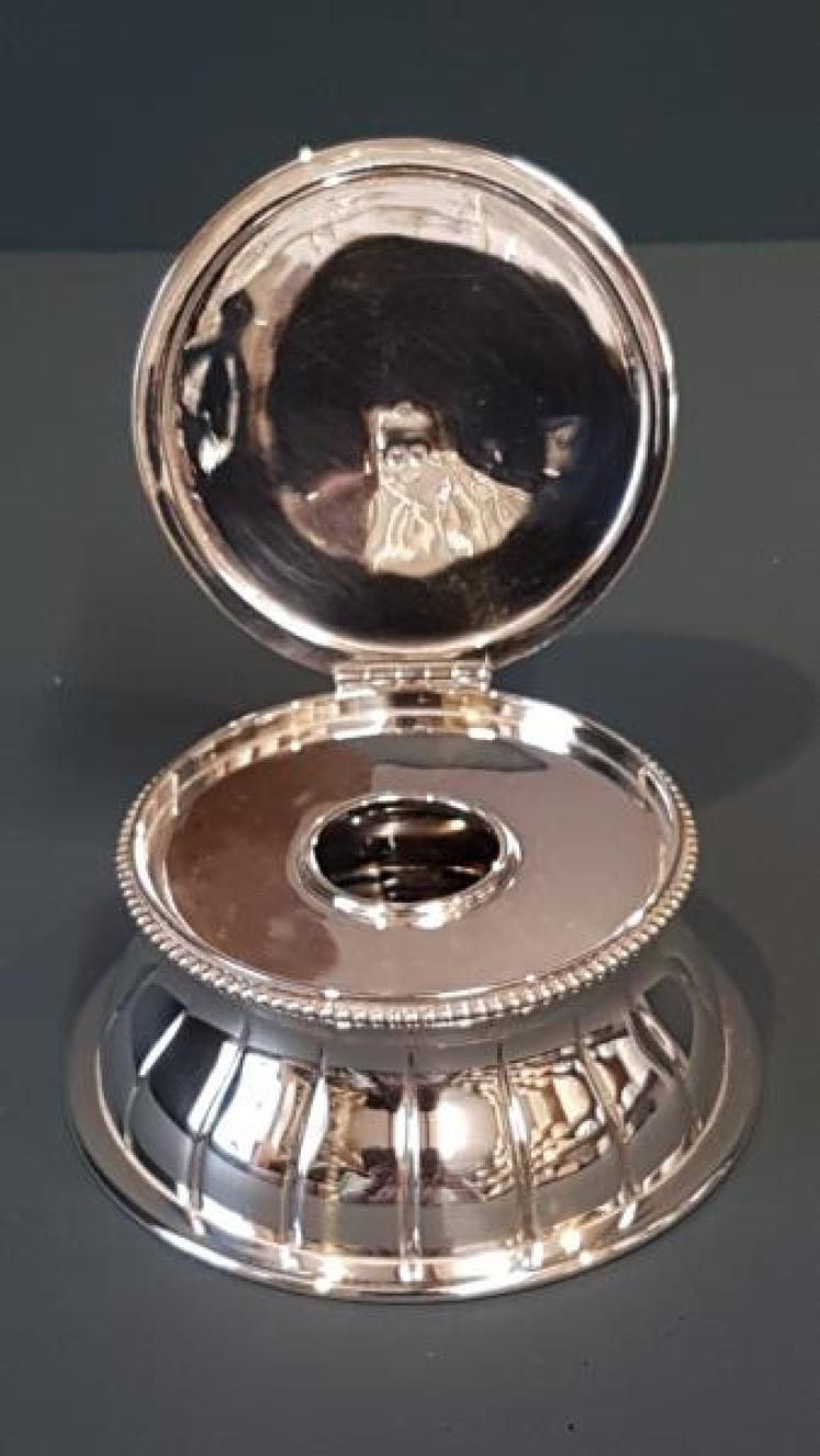 Outstanding Quality Victorian Cast Silver Capstans Ink Well - Image 1