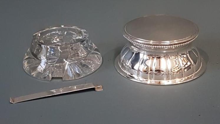 Outstanding Quality Victorian Cast Silver Capstans Ink Well - Image 6