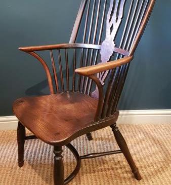 Superior Quality Yew Wood Windsor Chair 