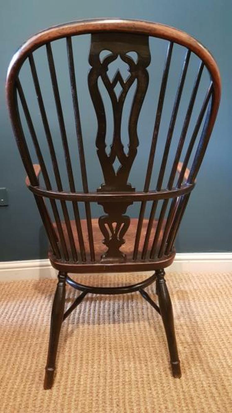 Superior Quality Yew Wood Windsor Chair  - Image 5